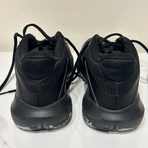 Under Armour Lockdown 7 Black Basketball Shoes Men’s Size 9.5 Women’s Size 11‎